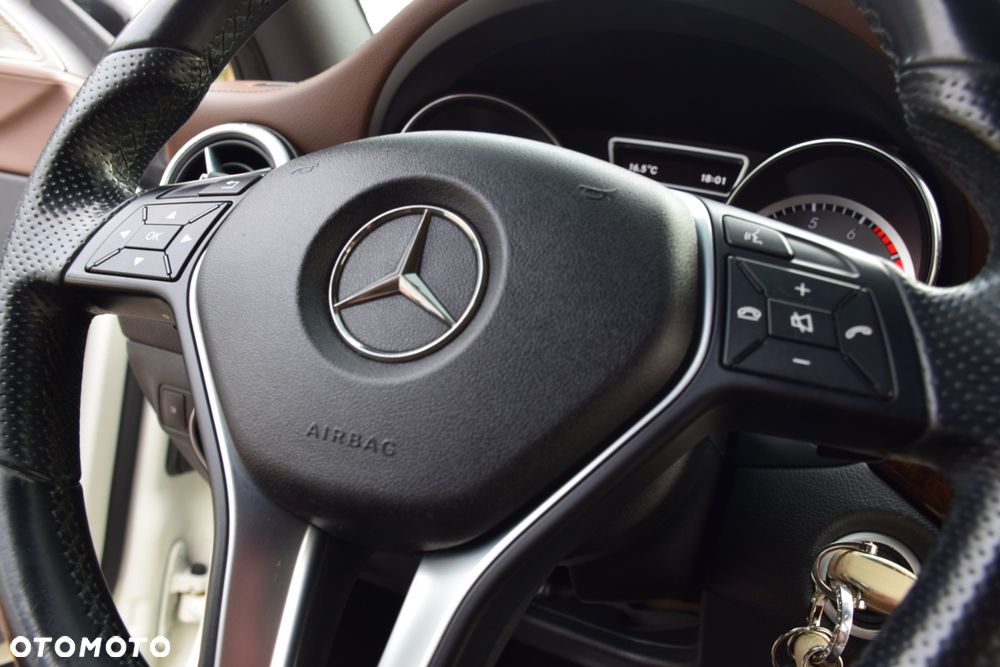 Mercedes-Benz CLA - 35