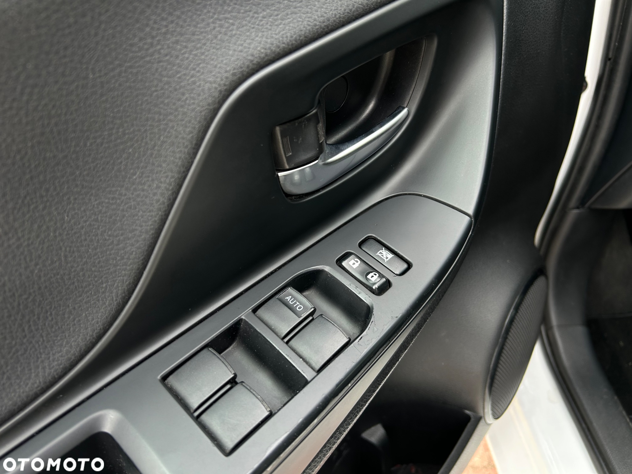 Toyota Yaris Hybrid 1.5 VVT-i Comfort - 33
