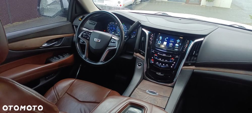 Cadillac Escalade - 26