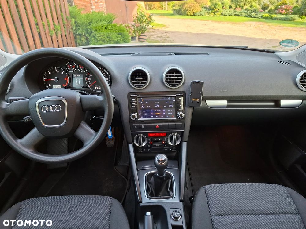 Audi A3 Sportback 1.6 TDI DPF S line Sportpaket - 23