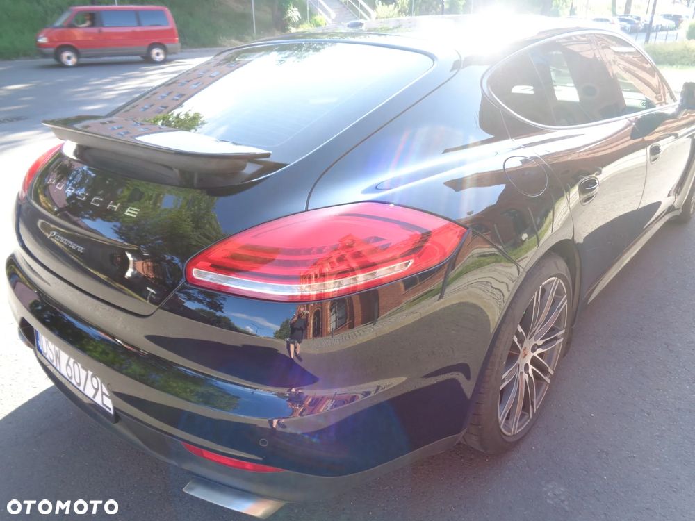 Porsche Panamera 4 - 10