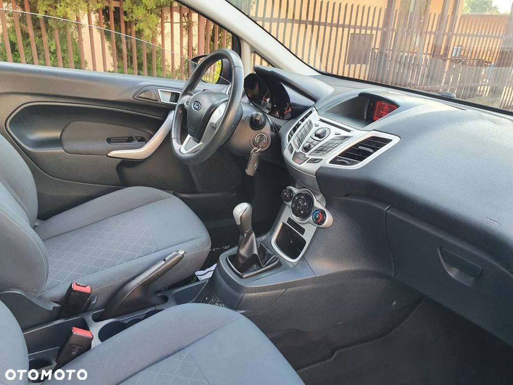 Ford Fiesta 1.25 Trend Edition - 11