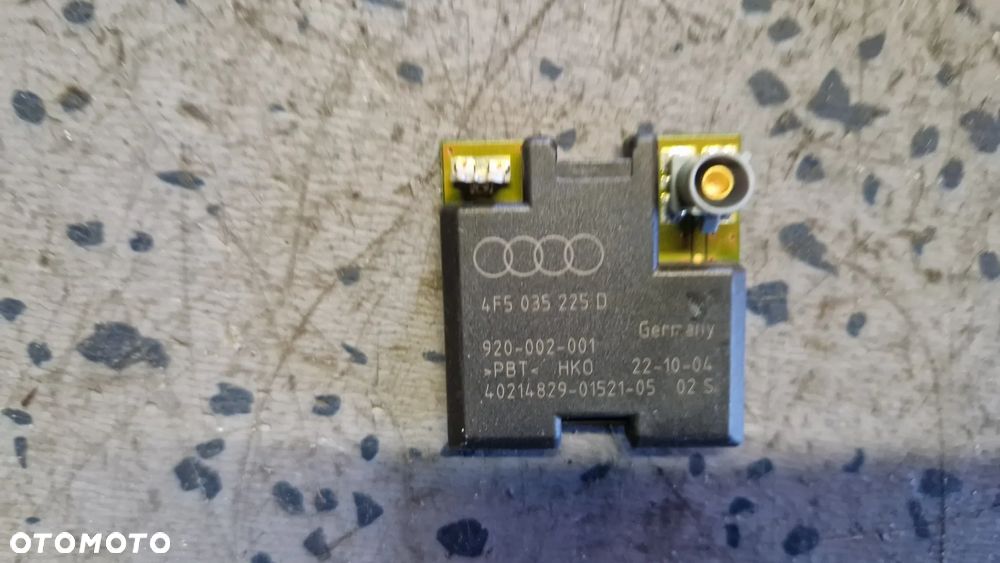 AUDI A6 C6 WZMACNIACZ ANTENY 45F035225D - 1