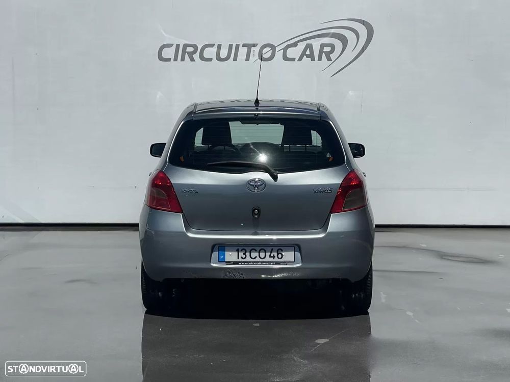 Toyota Yaris 1.0 VVT-i AC Manual - 7