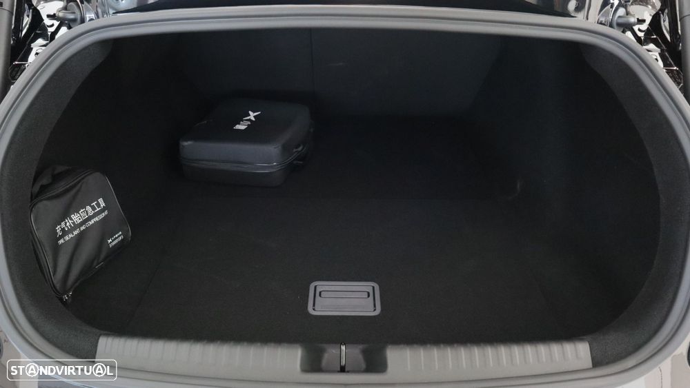 Xpeng P7i 86.2 kWh Long Range - 18