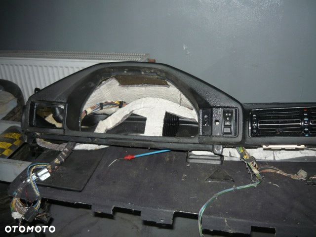 BMW E34 DESKA ROZDZIELCZA EUROPA - 14
