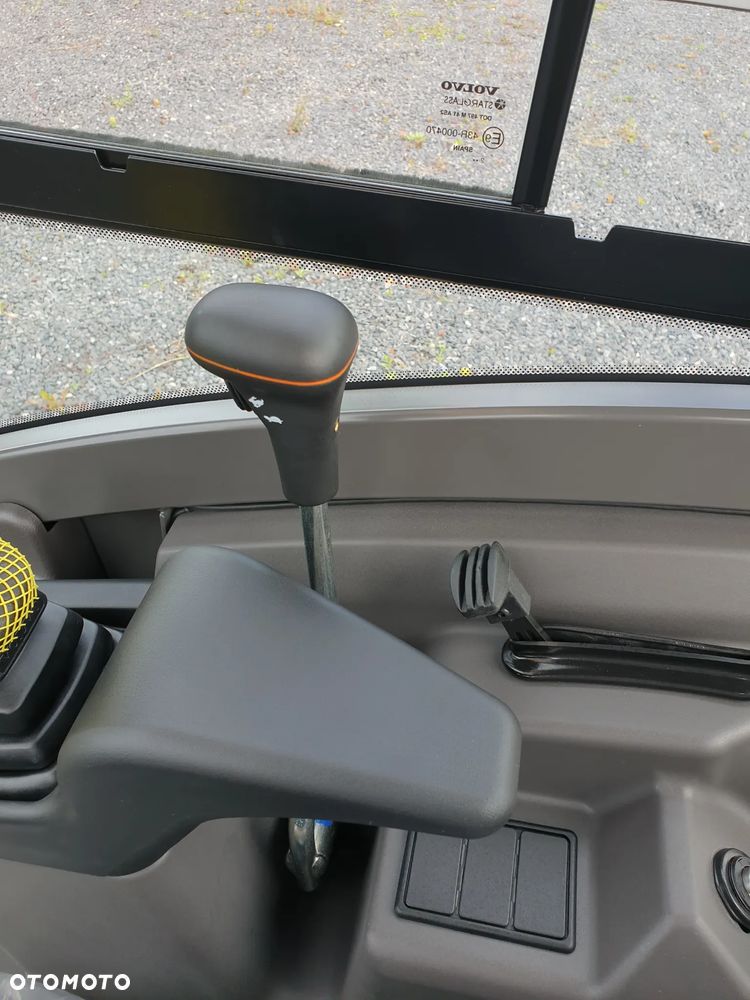 Volvo EC18E, DŁUGIE RAMIĘ, DODATKOWA PRZECIWWAGA, ROZSUWANE GĄSIENICE, 3 ŁYŻKI + SZYBKOZŁĄCZE VOLVO, NOWA DOSTĘPNA OD RĘKI, GWARANCJA Volvo Polska - 12