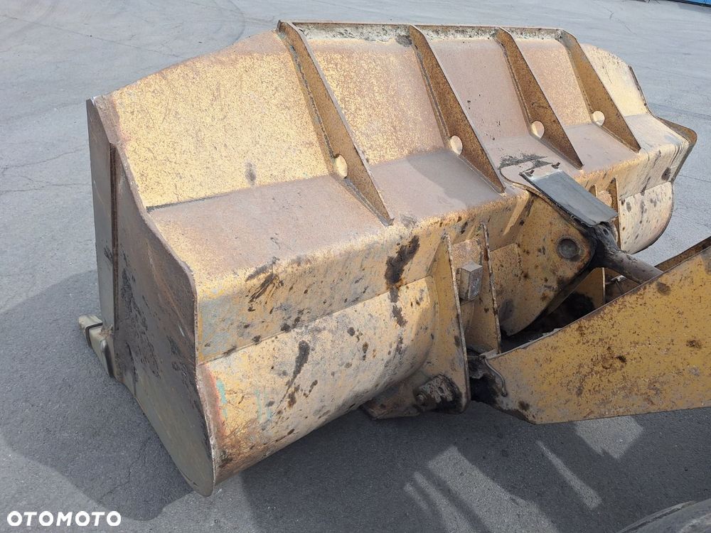 CAST 928 F 4X4 - 30