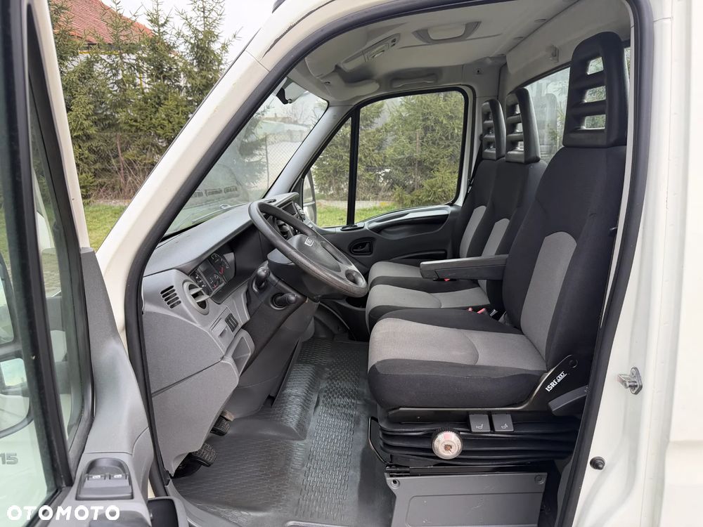 Iveco 35C15 * 3.0 / 150KM * Rama do zabudowy * Rozstaw osi: 4.1m * Koła bliźniacze * - 24