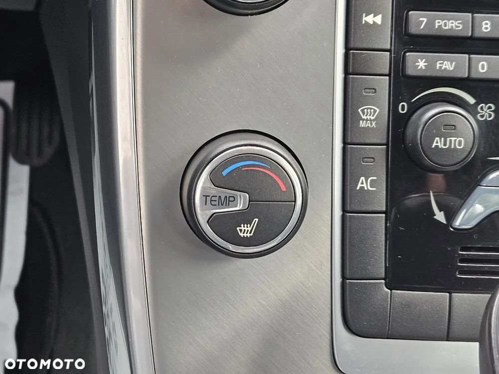 Volvo XC 70 D4 Geartronic Summum - 16