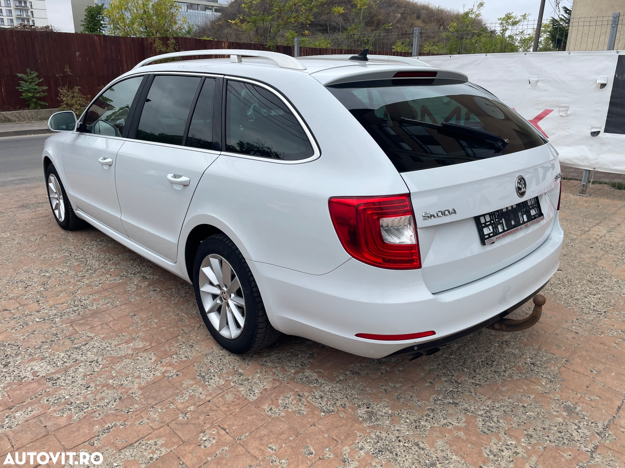 Skoda Superb 1.6 TDI Ambition - 4