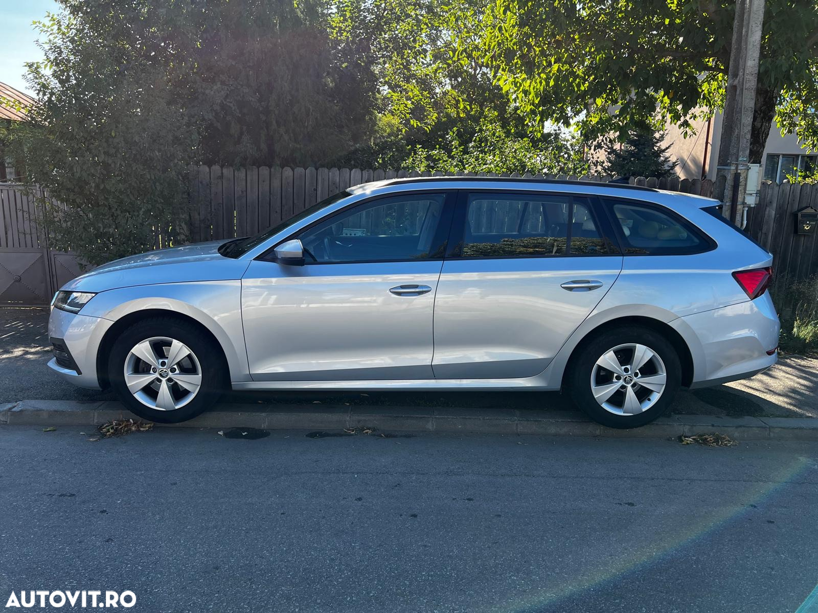 Skoda Octavia Combi 2.0 TDI DSG Ambition - 9