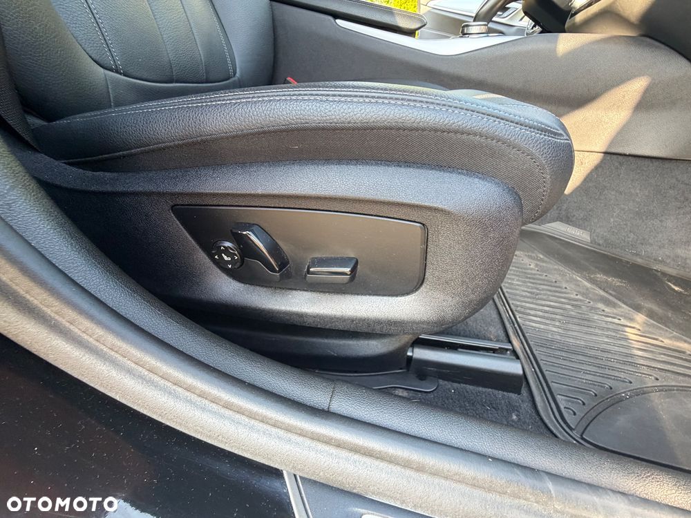 BMW Seria 5 520d - 23