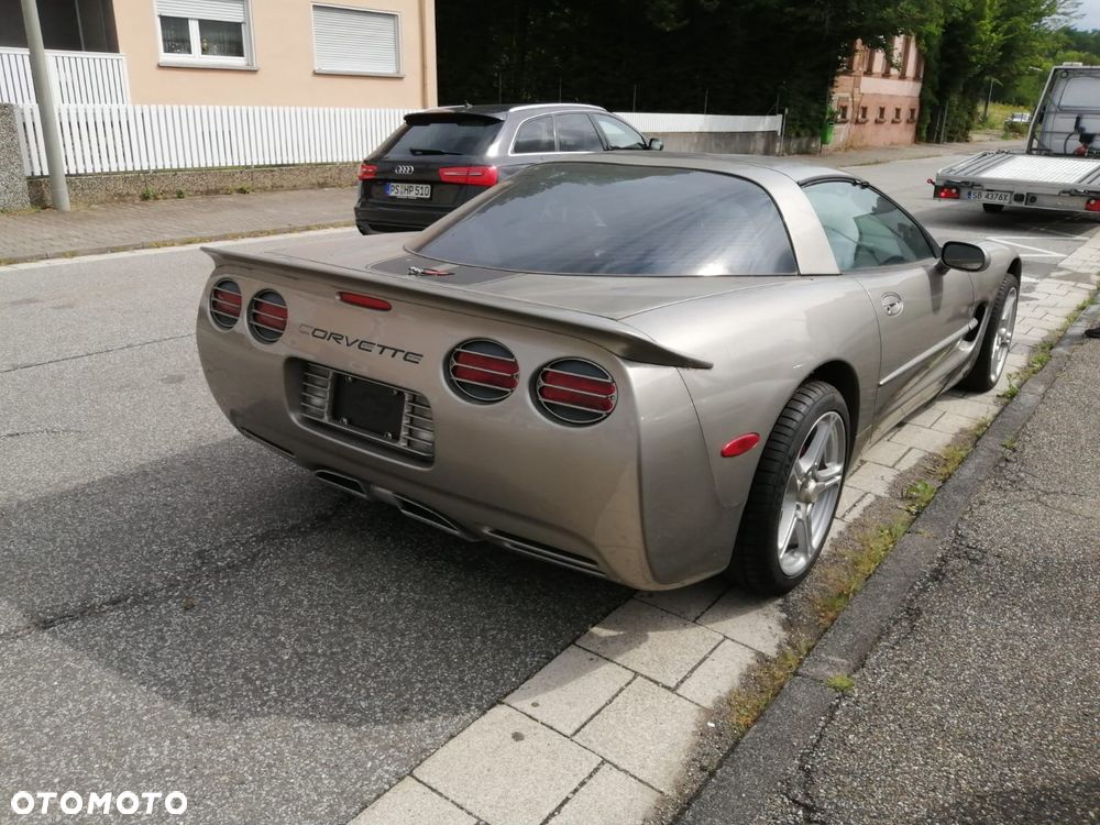 Chevrolet Corvette - 40