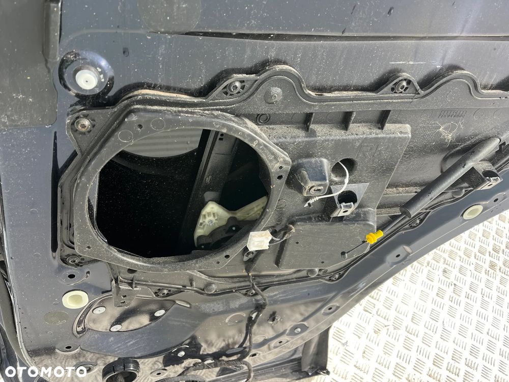 LAND ROVER DISCOVERY 5 L462 DRZWI PRAWY TYŁ - 13