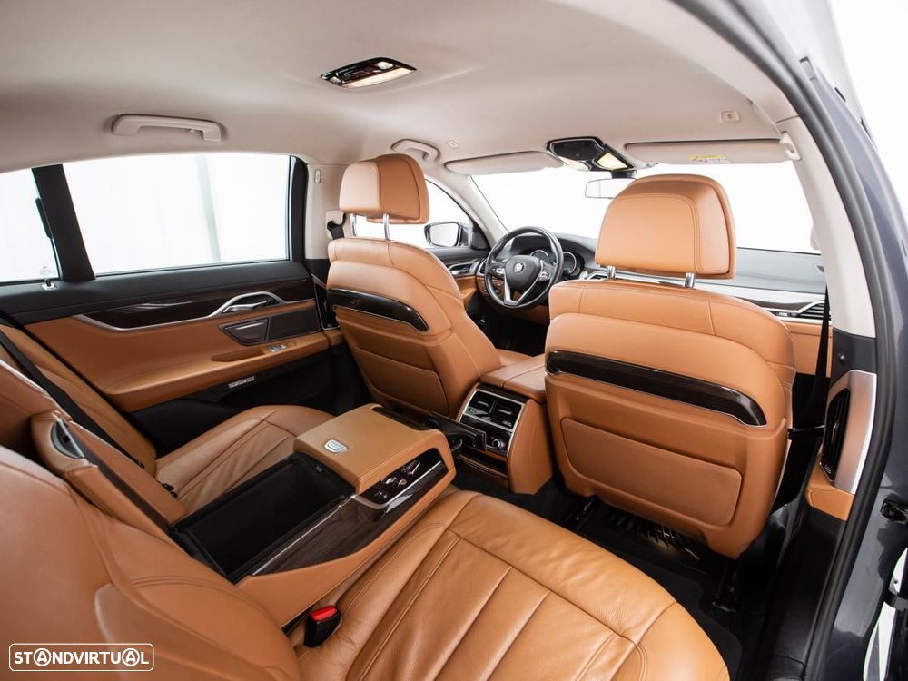 BMW 740 - 12
