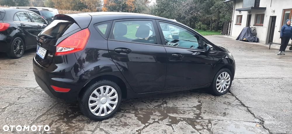 Ford Fiesta - 24