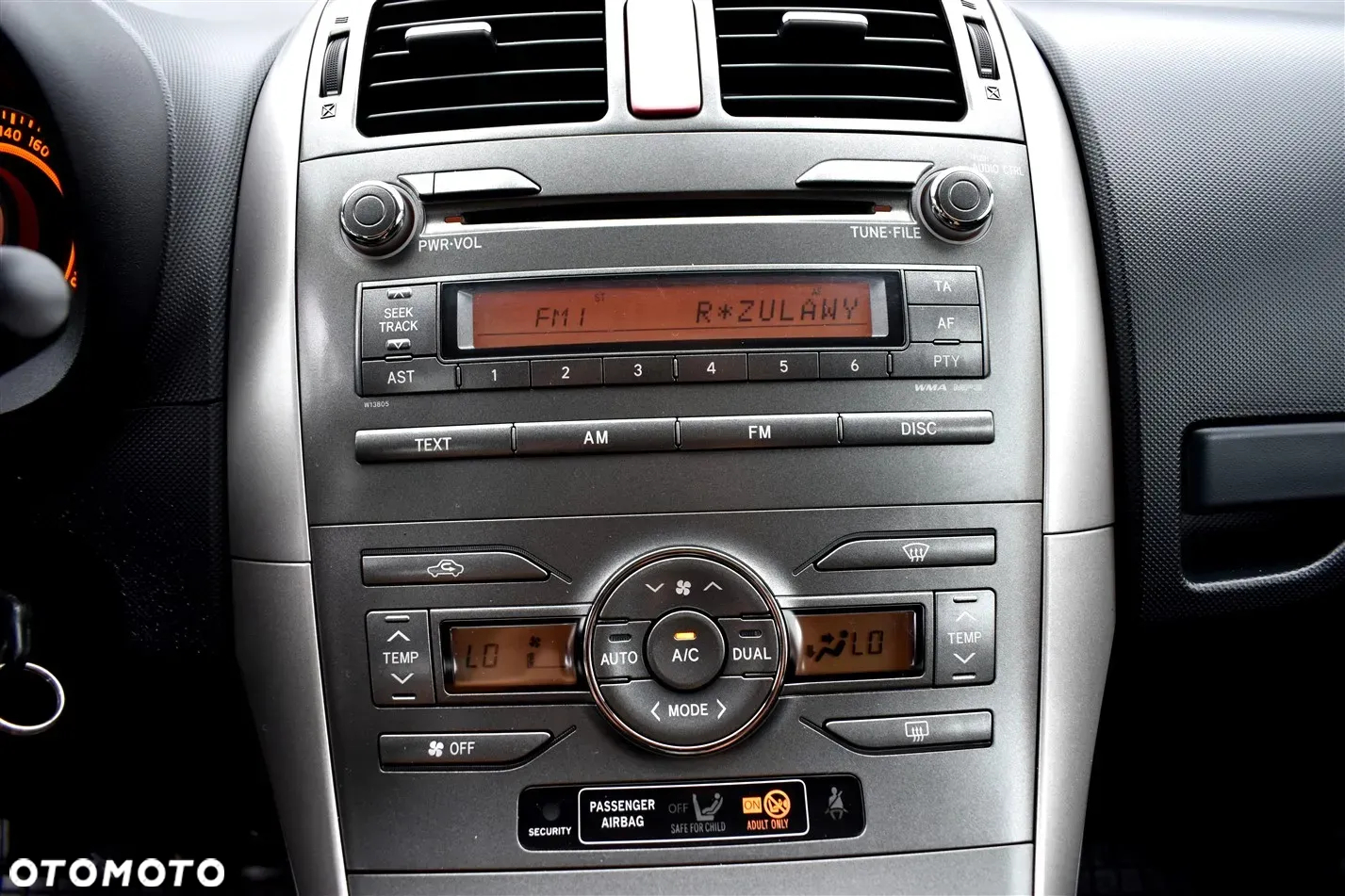 Toyota Auris 1.4 VVT-i Sol - 32