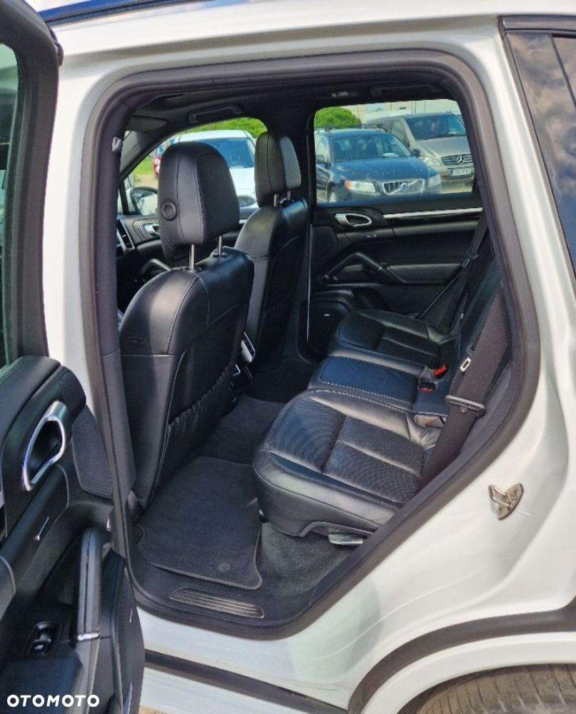 Porsche Cayenne - 15