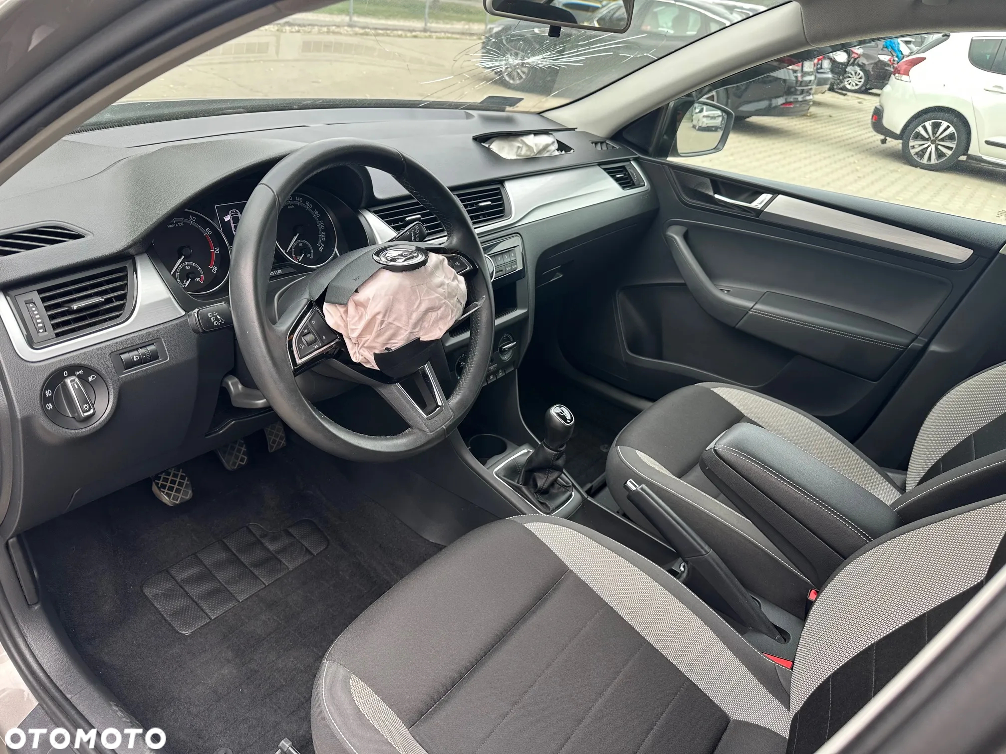 Skoda RAPID 1.0 TSI Active - 12
