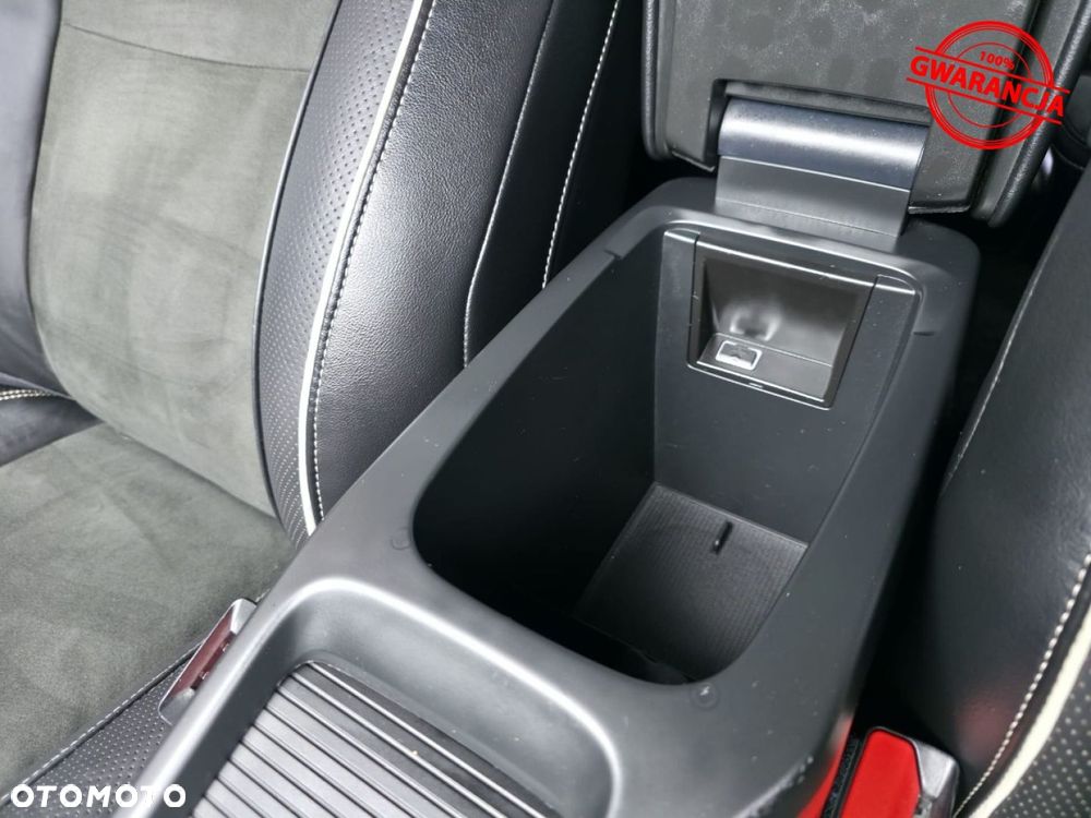 Volvo V40 D2 Drive-E R-Design Kinetic - 36