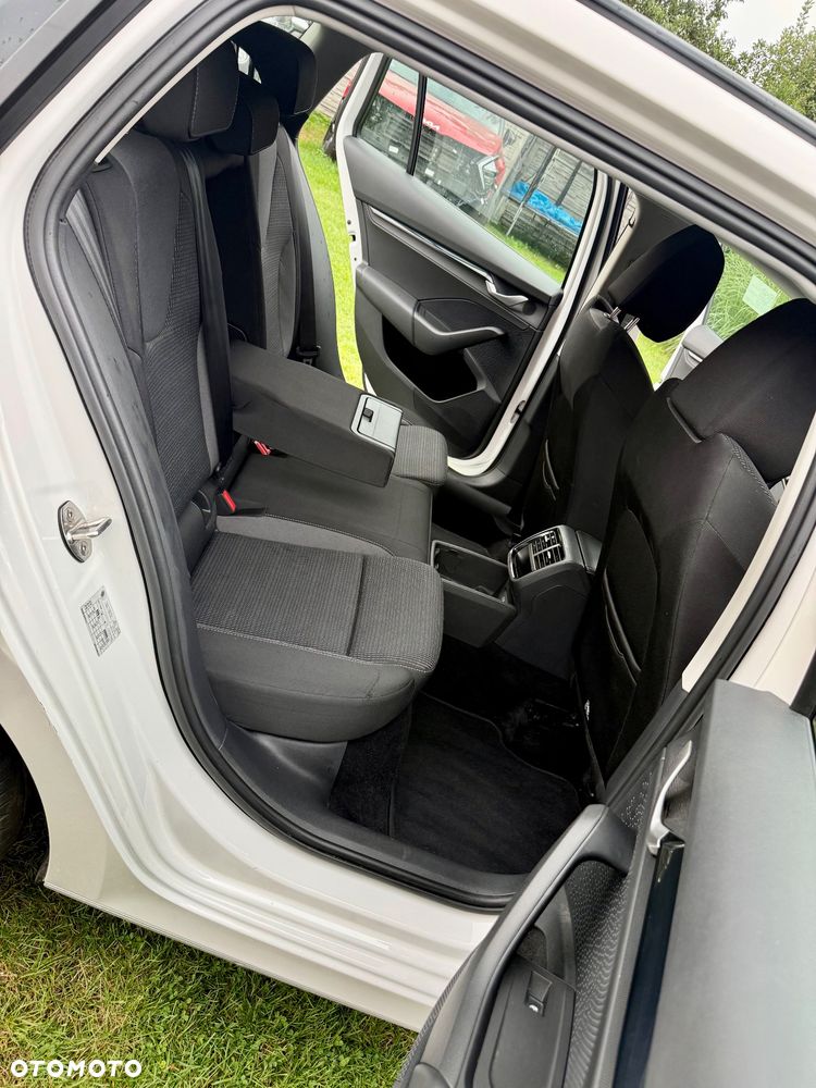 Skoda Octavia 1.5 TSI mHEV DSG Selection - 6