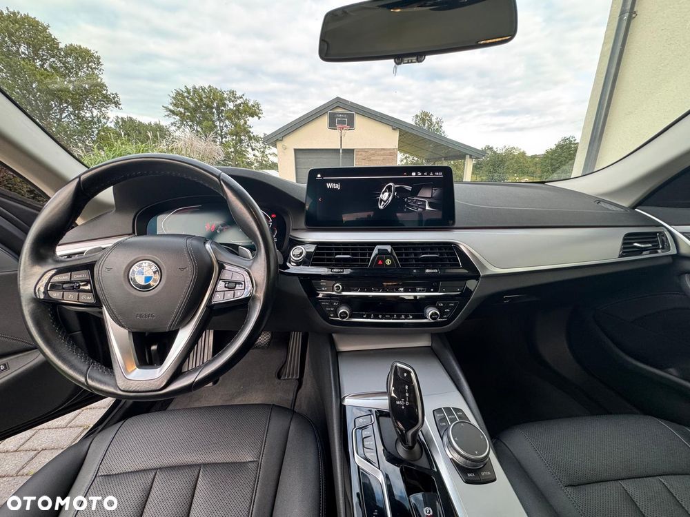 BMW Seria 5 520d xDrive Business Edition - 9