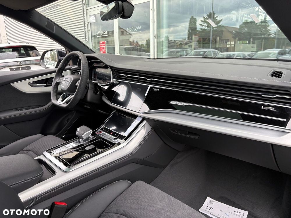 Audi SQ8 - 16