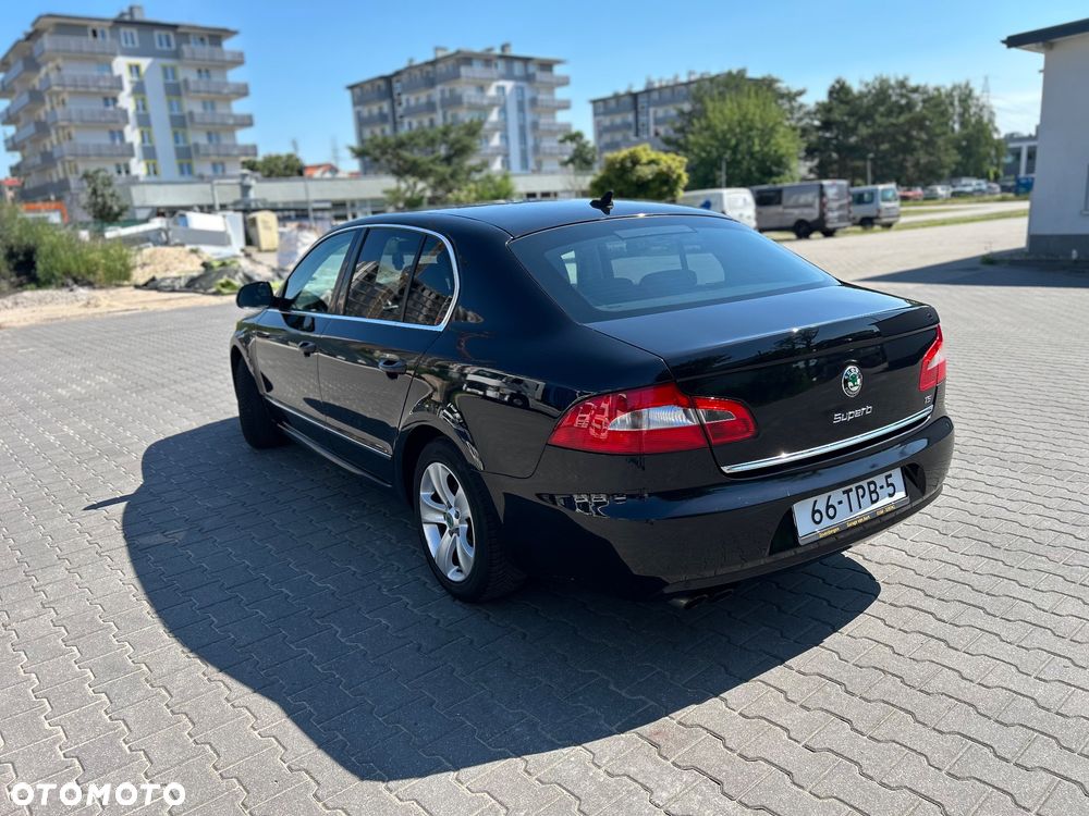 Skoda Superb 1.8 TSI Ambition DSG - 22