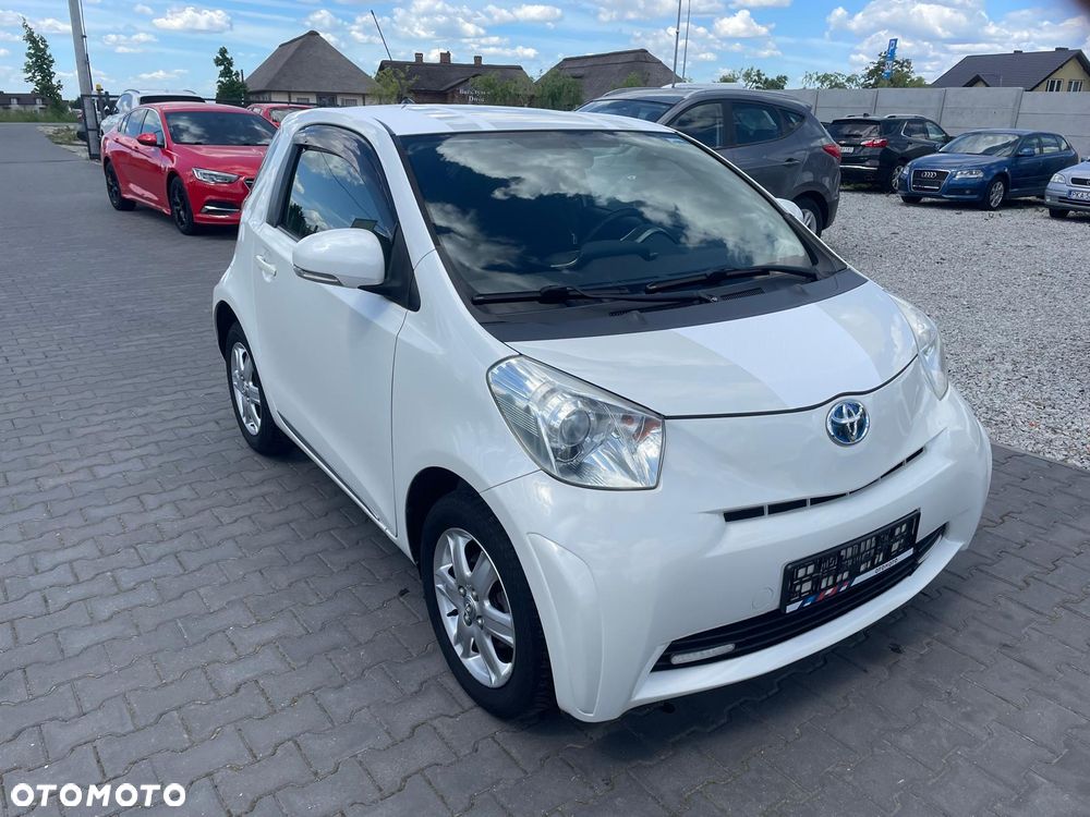 Toyota iQ 1.0 Multidrive + - 6