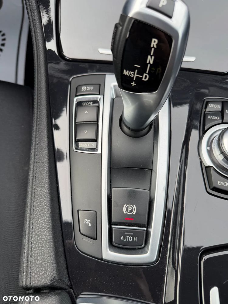 BMW Seria 5 520d Luxury Line - 14