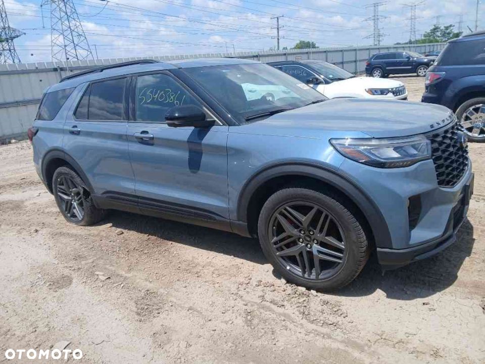Ford Explorer - 1