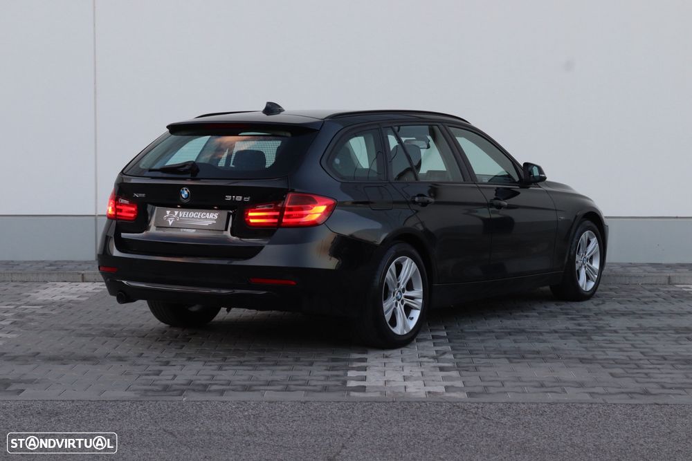 BMW 318 d Touring xDrive Line Sport - 2