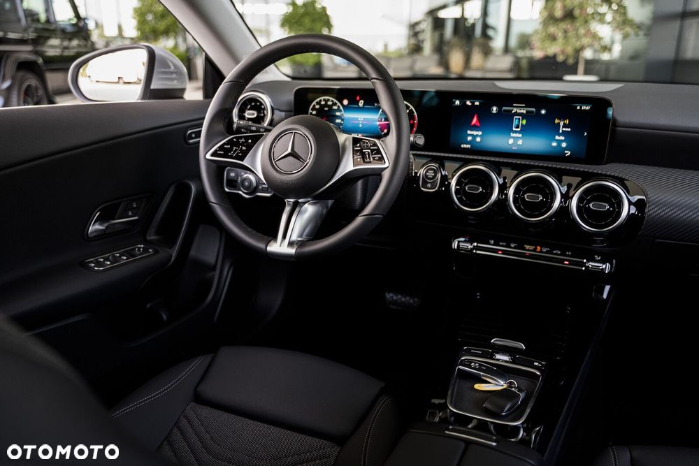 Mercedes-Benz CLA - 21