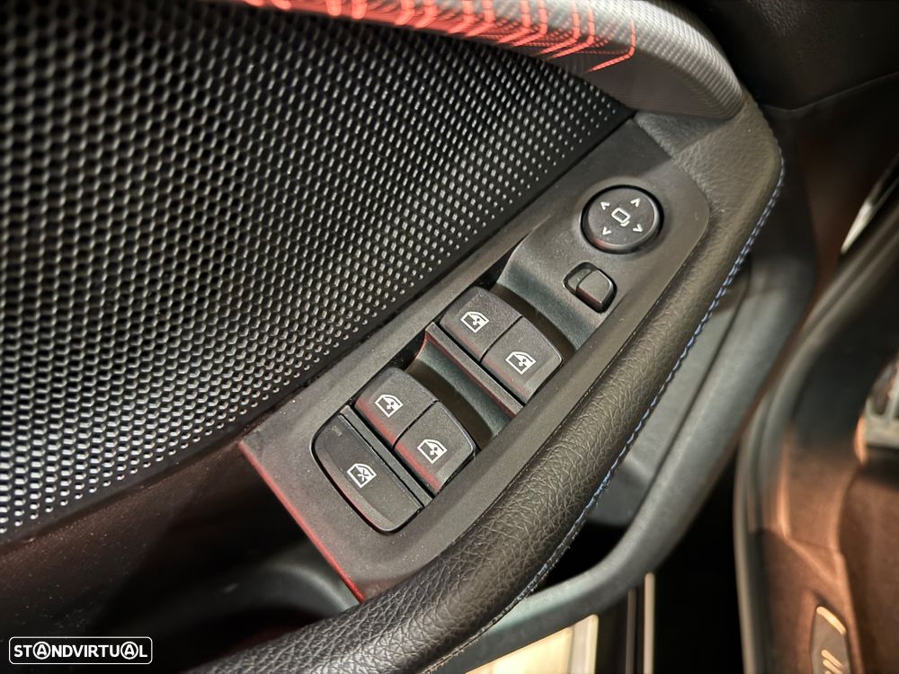 BMW 116 d Pack Desportivo M - 25