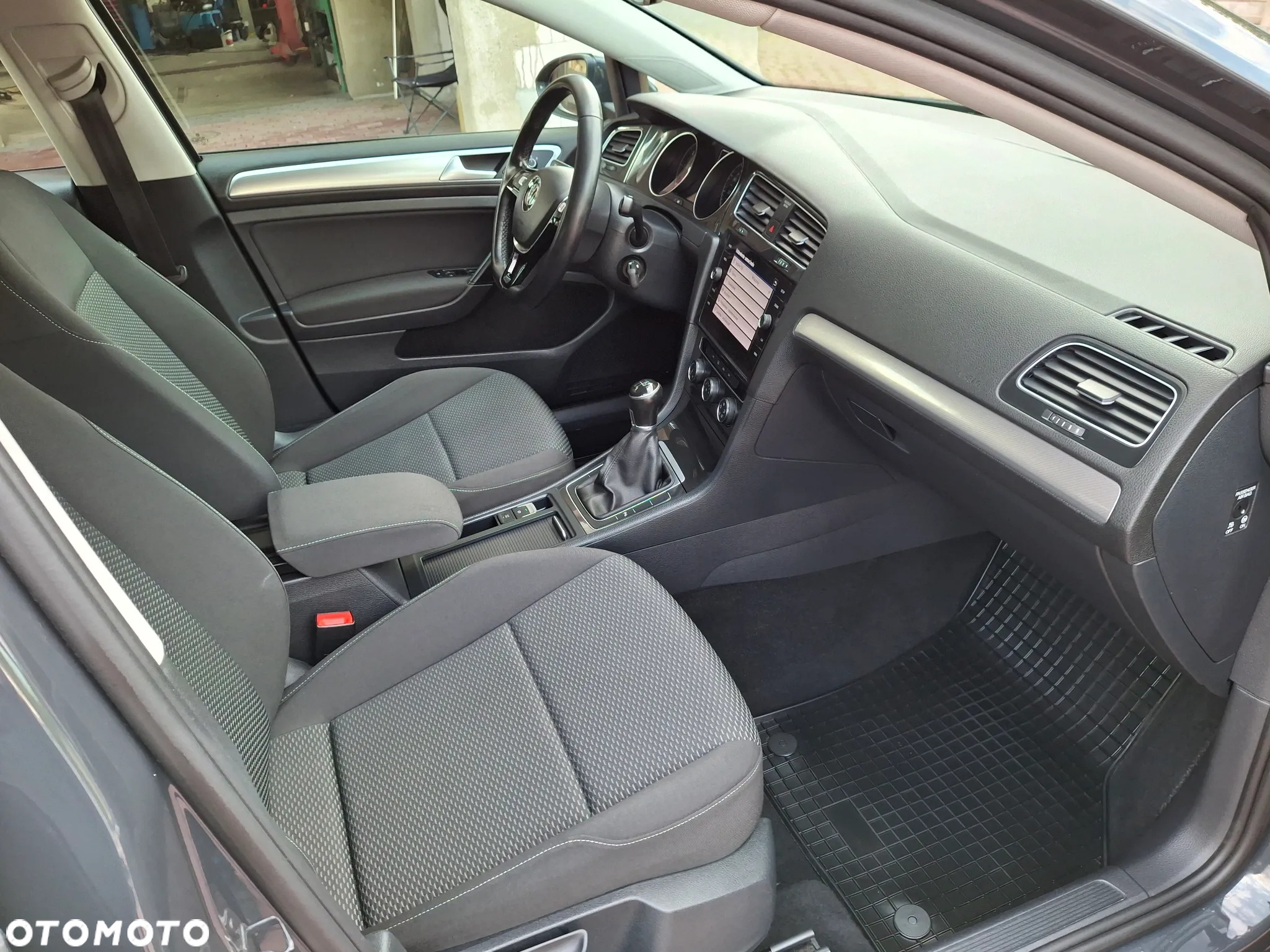 Volkswagen Golf VII 1.6 TDI BMT Comfortline - 28