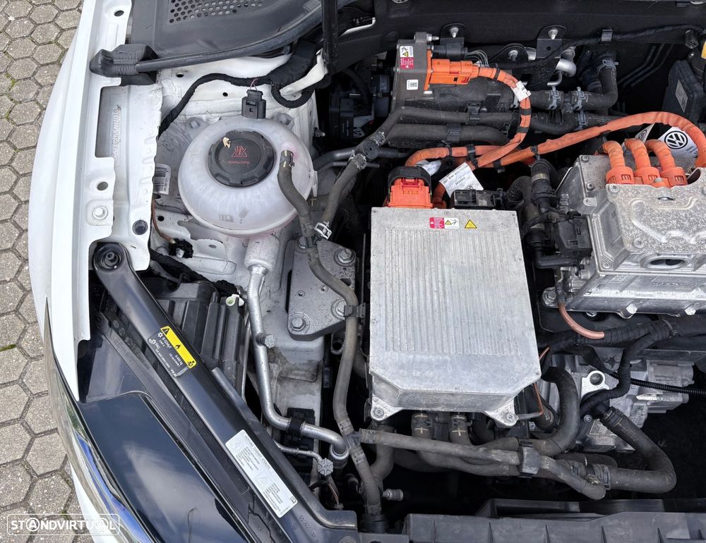 VW e-Golf AC/DC - 17