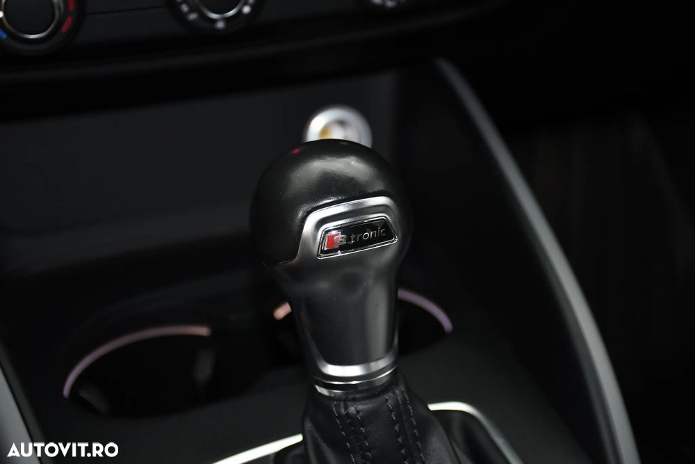 Audi A3 2.0 TDI S tronic design - 26