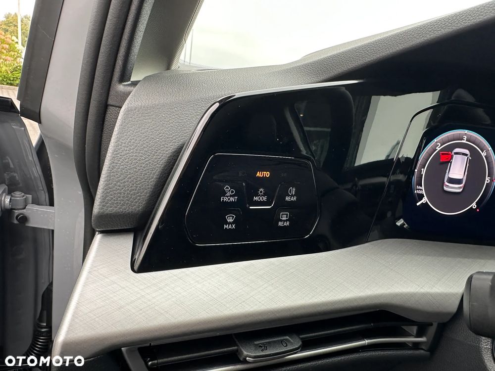 Volkswagen Golf VIII 2.0 TDI Life Plus DSG - 23