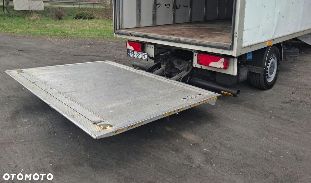 Volkswagen CRAFTER* KONTENER* WINDA 750 kg* UDT * KLIMATYZACJA * F-Vat 23% - 23
