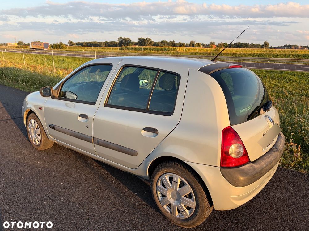 Renault Clio 1.2 16V Confort Authentique - 2