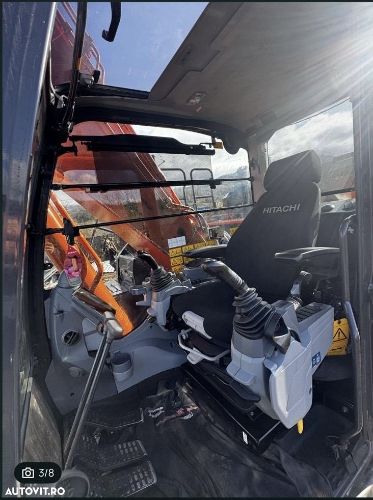 Hitachi excavator HITACHI ZAXIS 300 LCN - 5
