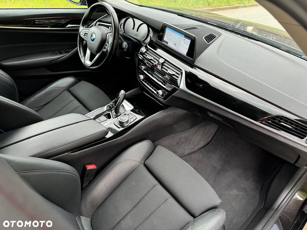 BMW Seria 5 520d xDrive Sport Line - 9