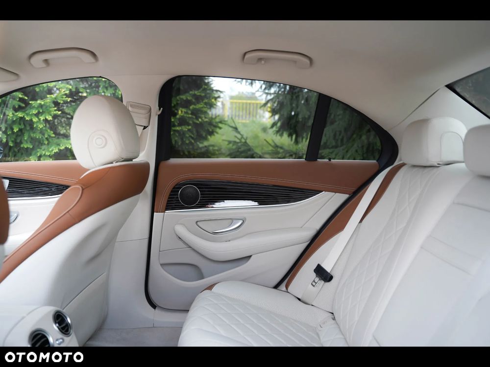 Mercedes-Benz Klasa E 400 d 4-Matic AMG/Avantgarde - 39