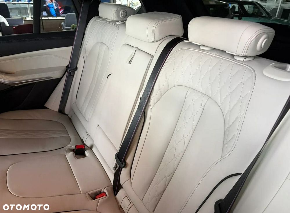 BMW X7 xDrive40d mHEV Individual Edition sport - 10