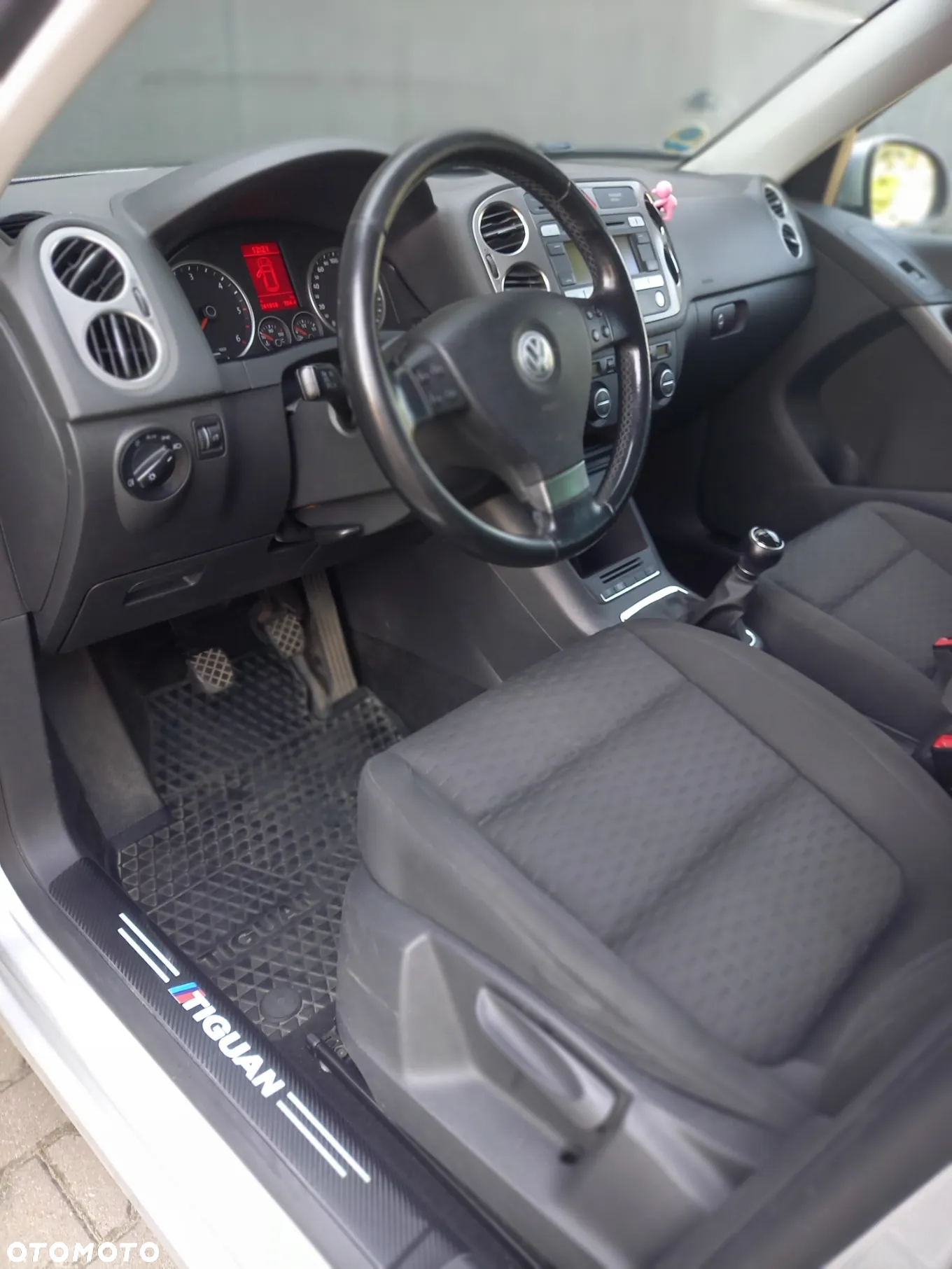 Volkswagen Tiguan - 11