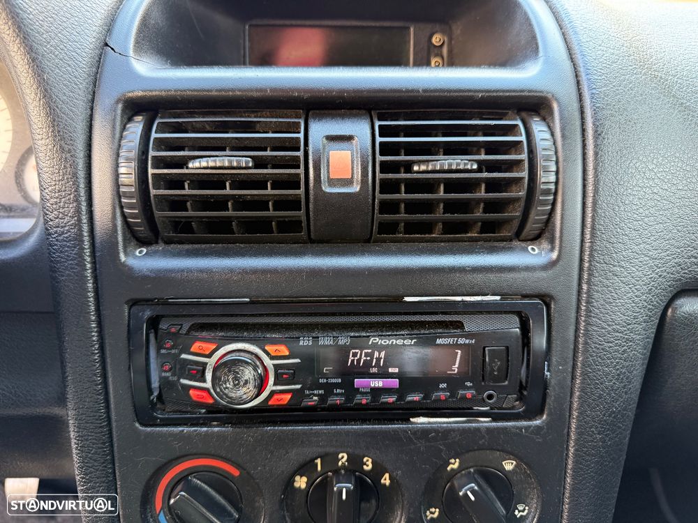Opel Astra 1.4 Sport - 25