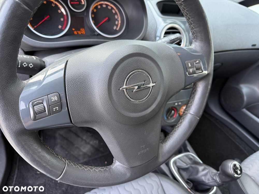 Opel Corsa 1.4 16V Cosmo - 13