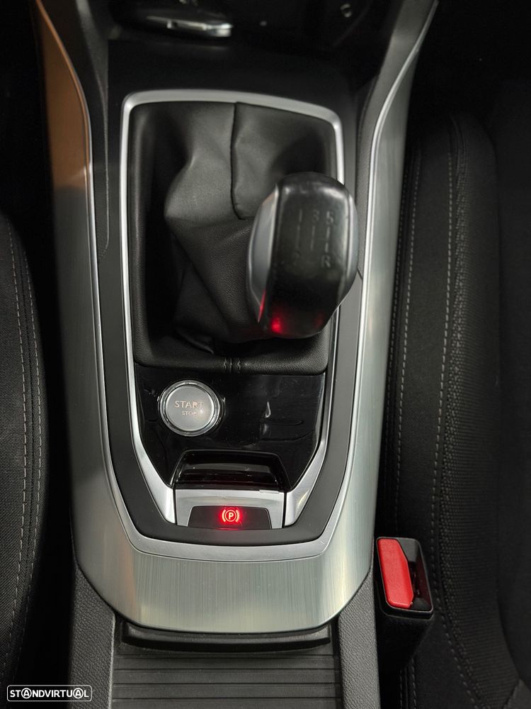 Peugeot 308 1.2 PureTech Business Line - 18