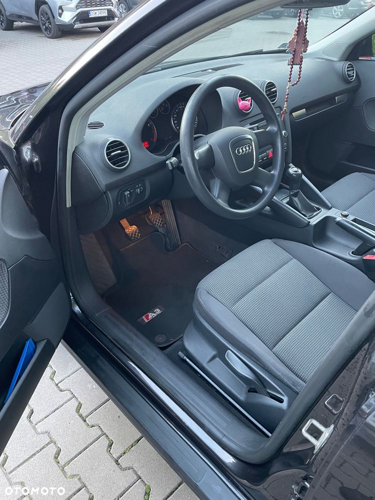 Audi A3 Sportback 1.6 Ambiente - 13